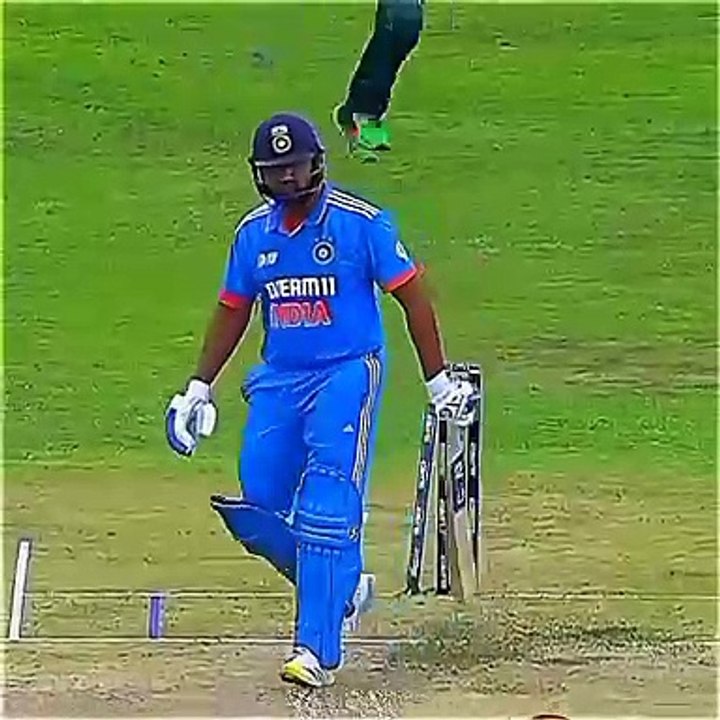 Shaheen Afridi bowling