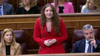 La bronca entre Ester Muñoz y Yolanda Díaz sobre el feminismo que ha obligado a interrumpir el pleno
