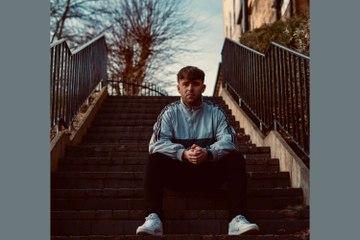 Tom Collins is heading out on an acoustic tour of pubs across the UK