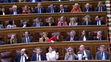 Bronca histórica en el Congreso después de que Yolanda Díaz acuse a Feijóo de justificar la violencia machista