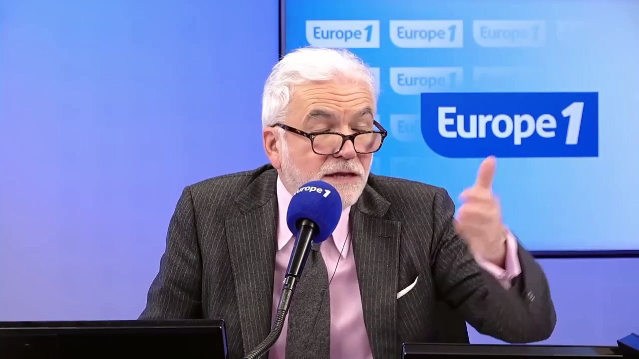 Pascal Praud et vous - «Est-ce que je dois porter plainte ?» : Pascal Praud réagit à l'affiche de LFI le visant