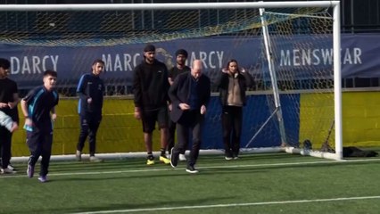 Erede al trono, arbitro in campo: la giornata di William sul campo da calcio