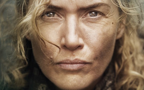 Kate Winslet e Marion Cotillard in Lee Miller : la scena del film