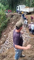 VIDEO: ¿Los Magníficos? Ingenio de una comunidad peruana ante el derrumbe de un camino