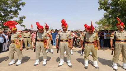 Watch Video: बीएसएफ जवान की मृत्यु, पैतृक गांव में सैन्य सम्मान के साथ अंतिम संस्कार
