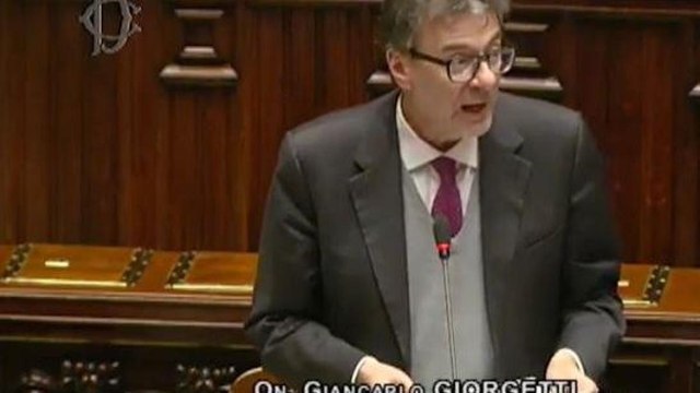 Giorgetti: «No al finanziamento della difesa a scapito della sanità o dei servizi pubblici»