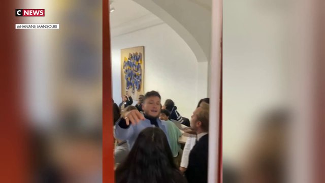 «Dehors les racistes» : le député LFI Raphaël Arnault chasse violemment les députés UDR de sa réunion polémique