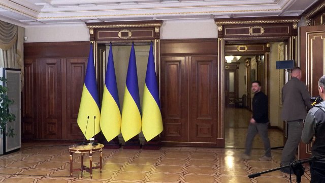 Zelensky diz que Ucrânia está pronta para acordo e cabe à Rússia responder