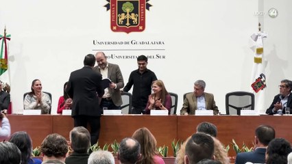 En su tercer informe, rector del CUSur entrega a Karla Planter proyecto para un hospital-escuela
