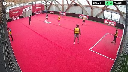 12/03 à 16:49 - Football Terrain Betclic (LeFive P18)