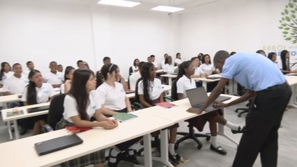 Estudiantes colonenses se benefician de nueva sede del Centro Supérate