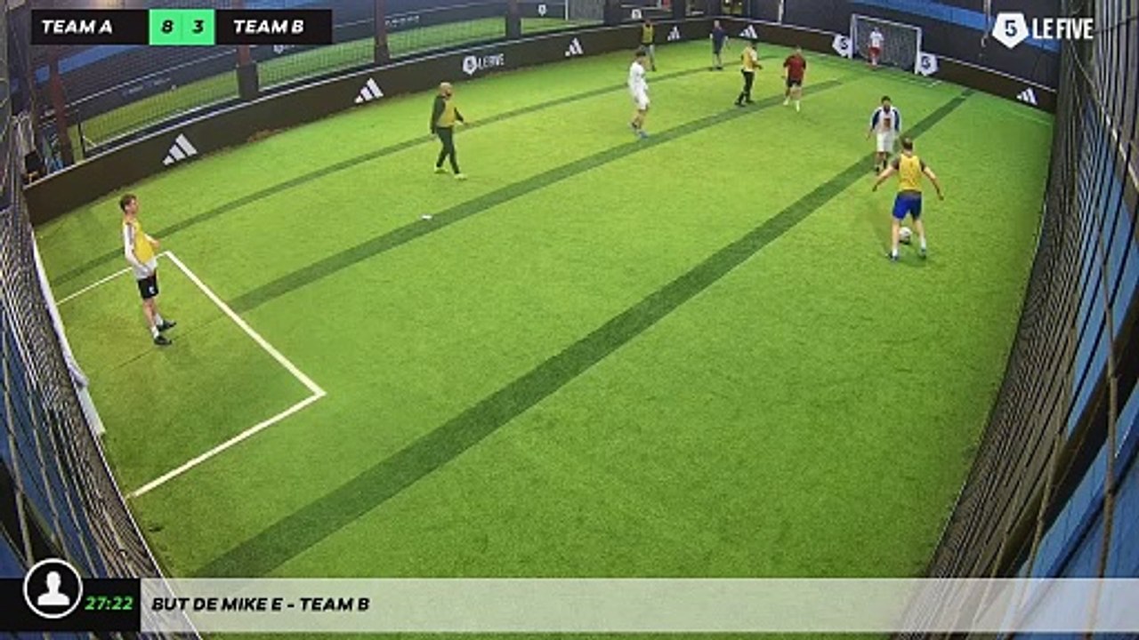 But de Mike E - Team B