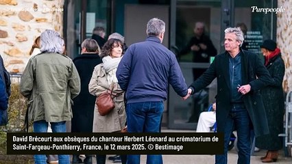 L'heure du recueillement pour Herbert Léonard : l'un de ses grands amis star des années 1970 très soutenu, Julien Lepers présent