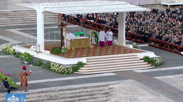 El Papa continúa estable y la radiografía de tórax confirma su mejoría