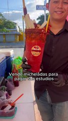 Joven yucateco emprende puesto de micheladas para pagar sus estudios.