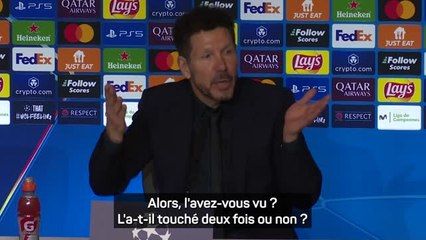 Atlético - Simeone : "Levez la main si vous avez vu le double contact d'Alvarez !"