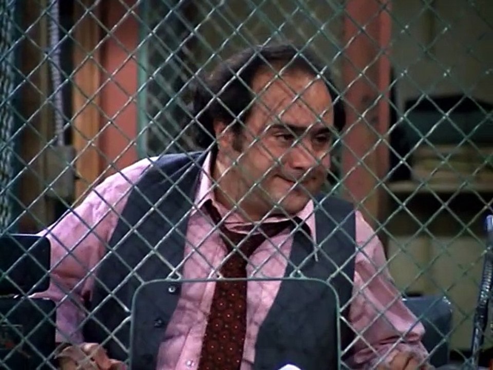 Taxi S01E09-Gespräche bei Tisch