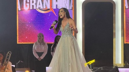 Karen Dávila - Detrás de mi ventana con orquesta