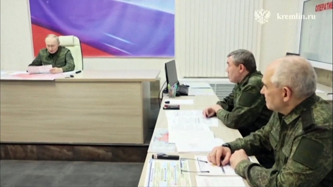 Putin besucht Truppen in Kursk – Ukraine deutet Rückzug an