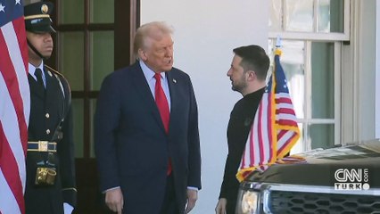 Kritik bölgeye ziyaret! Trump'ın şok çıkışı sonrası Putin'den askeri üniformalı mesaj