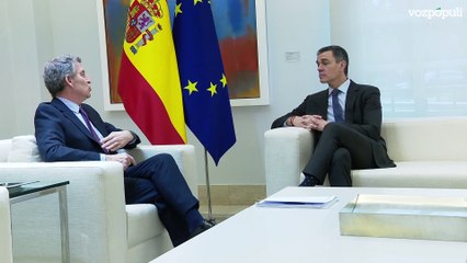 Imágenes de la reunión Sánchez-Feijóo