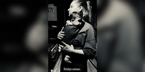 Atiye, stüdyoya bebeği ile girdi