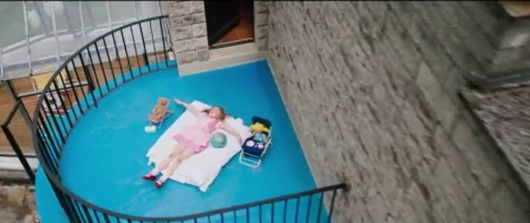 Natacha (presque) hôtesse de l’air Trailer OV