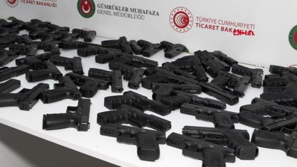 Çeşme Limanı'nda 138 tabanca ele geçirildi