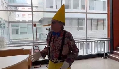 Blitz animalista in consiglio provinciale: volevano dare a Fugatti il premio "Pinocchio dell'Anno"