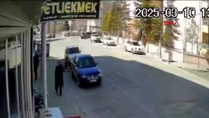 Otomobille, motosiklet çarpıştı: 1 yaralı