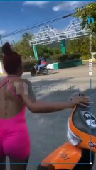 Hombre saliendo de cabaña es sorprendido por esposa