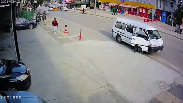 Samsun’da ihbara giden polis otosu ile minibüs çarpıştı