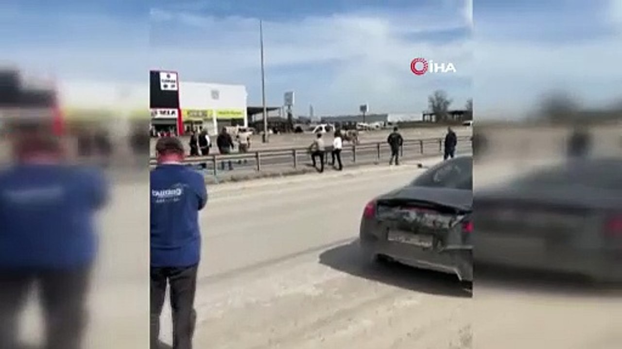 D-100 kara yolundan kaos: Vatandaşlar arabalarını bırakıp peşinden koştu!