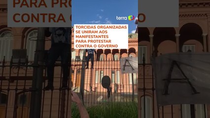 Em protesto contra Milei, manifestantes entram em confronto com a polícia na Argentina #shorts