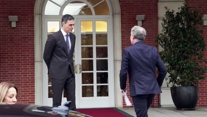 Sánchez recibe a Feijóo en Moncloa en su primer encuentro a solas desde diciembre de 2023