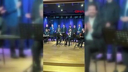 Bilal Erdoğan sahur buluşmasında sahneye çıkıp şarkı söyledi