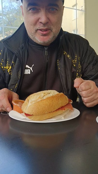 Bocadillo con jamón