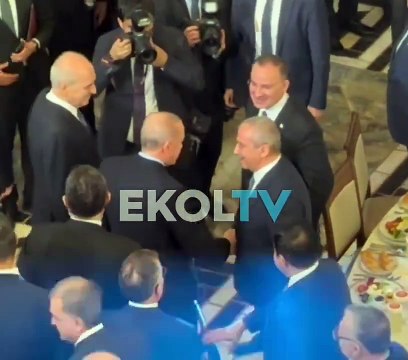 TBMM'de İmralı heyeti ile ilk temas! Erdoğan, Sırrı Süreyya Önder ile tokalaştı, sohbet etti...
