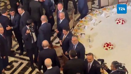 Erdoğan, Sırrı Süreyya Önder ile tokalaşıp uzun süre sohbet etti