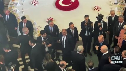 Cumhurbaşkanı Erdoğan, TBMM'de DEM Parti'li Sırrı Süreyya Önder ile tokalaştı