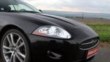 Jaguar XK - kulturalny gentelman, czy zabójcza maszyna?