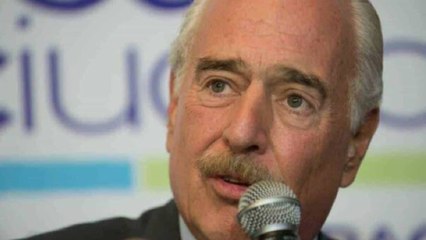 Expresidente Pastrana denunció que el Gobierno de Angola lo tiene retenido en un cuarto sin documentos