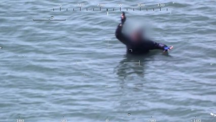 인천 갯벌서 해루질하던 60대 부부 고립...헬기 구조 / YTN