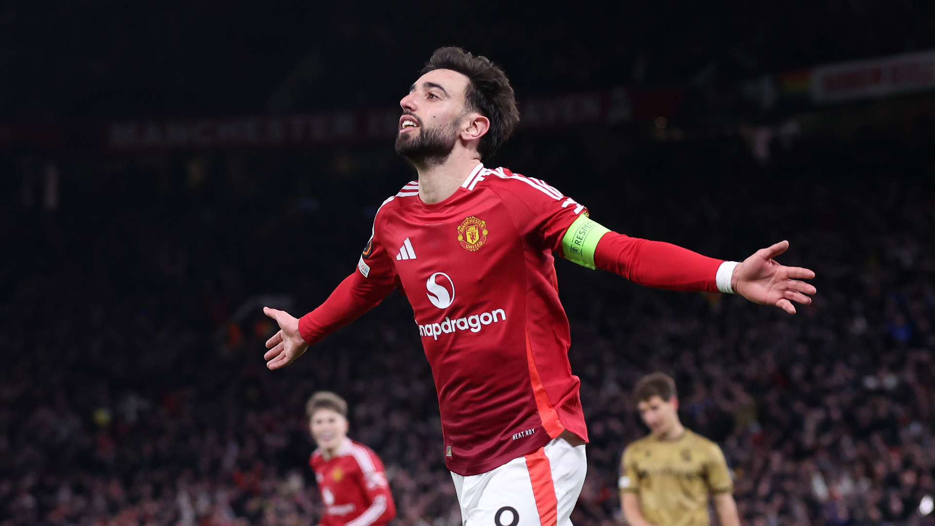 Fantastic Fernandes fires Man United into Europa League quarter finals