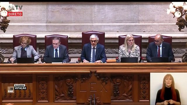 Presidente português convoca eleições legislativas antecipadas para 18 de maio