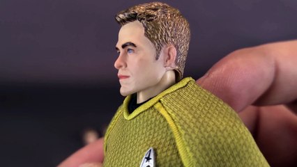 Hiya Toys Star Trek 2009 James T. Kirk Exquisite Super Series 1:12 Scale Action Figure