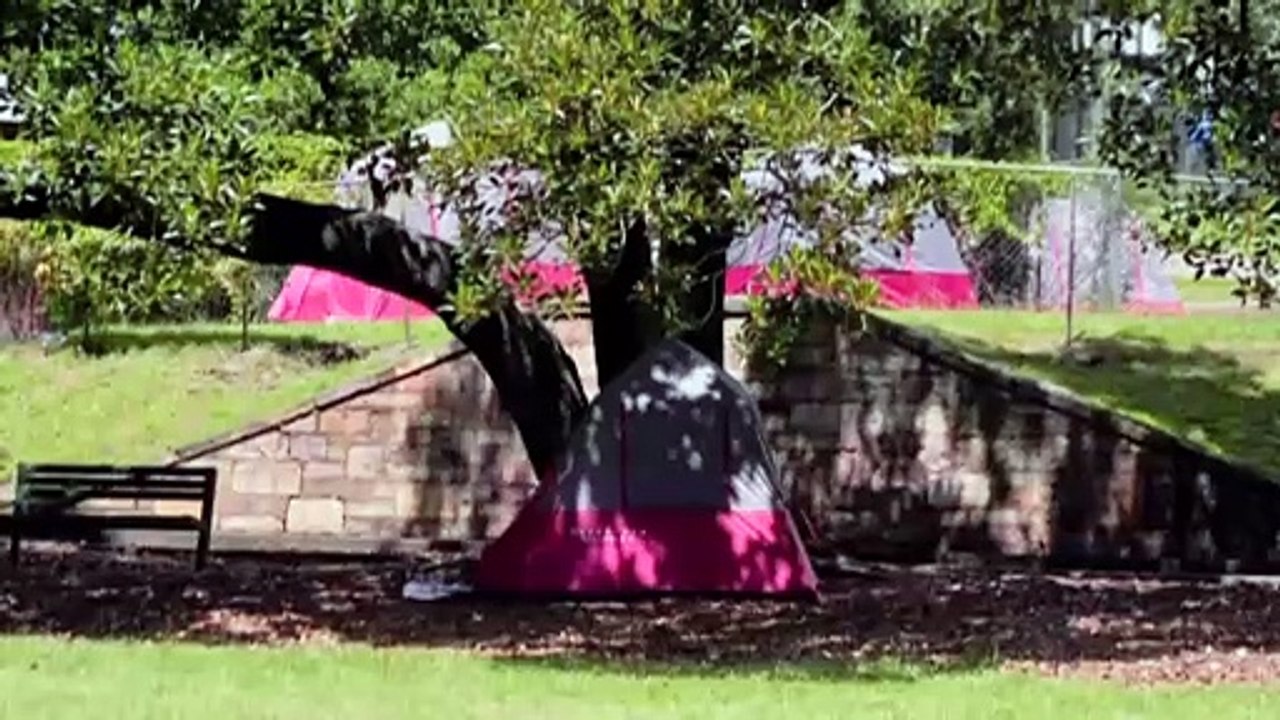 Brisbane Lord Mayor Adrian Schrinner vows to evict homeless campers from parks within 24 hours