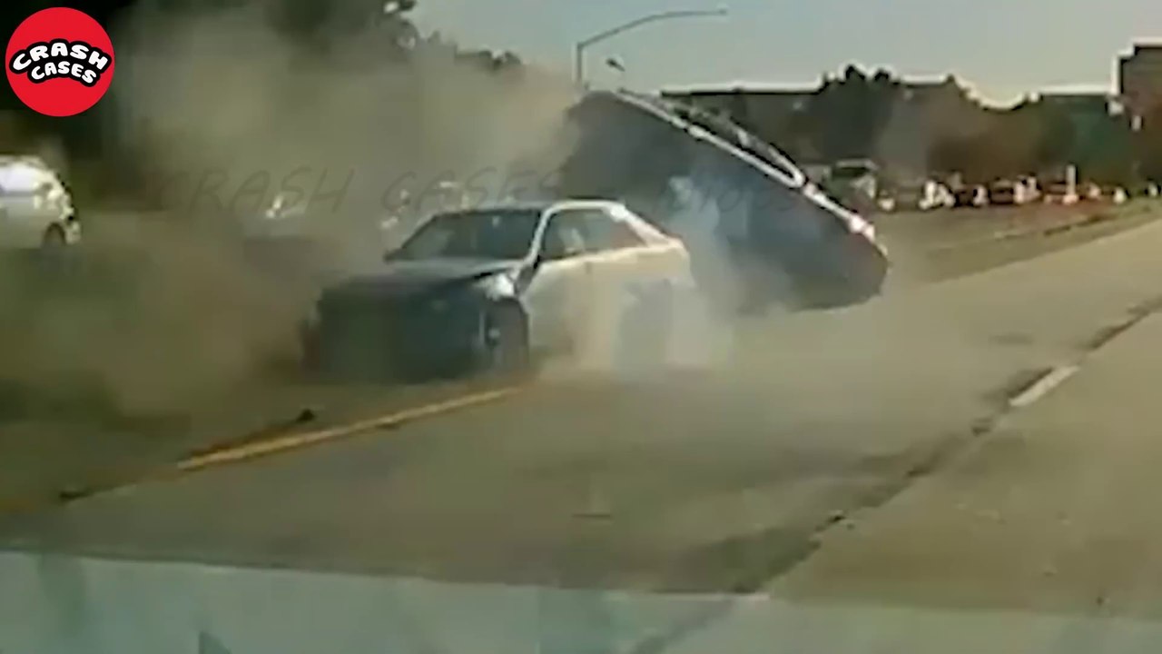 134 Crazy Moments Car Crashes of Idiots In Cars Got Instant Karma You Wouldn't Believe if Not Filmed
