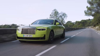 Rolls-Royce Black Badge Ghost Series II - 'Idealist' finished in Valdivian Lime Preview