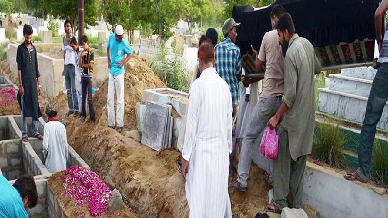 Kalam  baba  qasoor  mand / shehr  e  khamoshan/aik Qabar ka waqia /ایک قبرستان کا